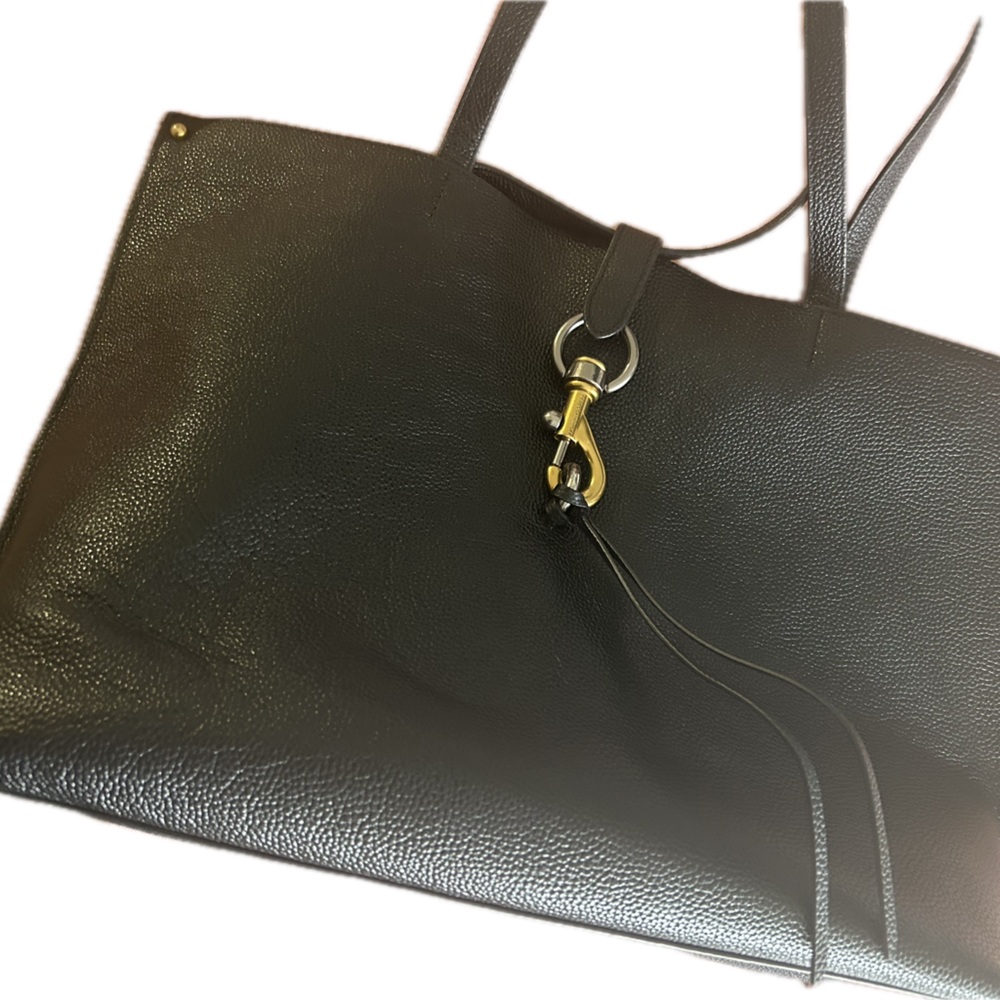 Very nice handbag and shoulder